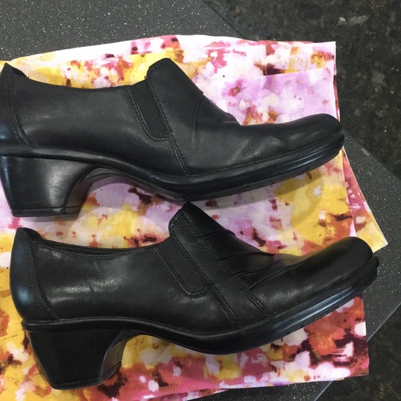 Clark’s slip on - Picture 3 of 7